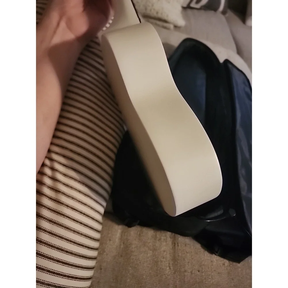 Not Home Ukulele With Case 23 Inch Wooden White Ukulele Model UK21